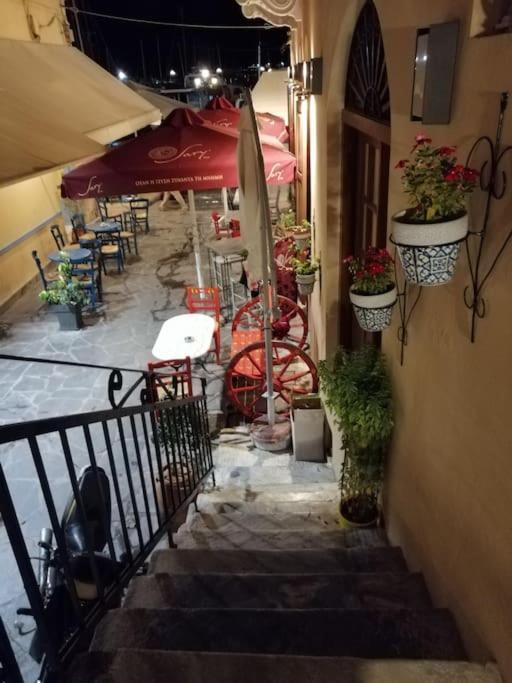 Aegina Port Apt 2-Διαμέρισμα Στο Λιμάνι Της Αίγινας 2 Экстерьер фото